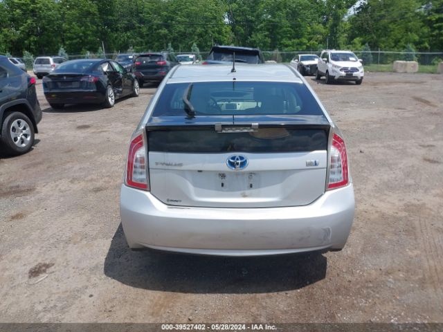 JTDKN3DU2F0406542 Toyota Prius Two