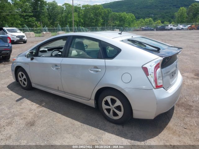 JTDKN3DU2F0406542 Toyota Prius Two