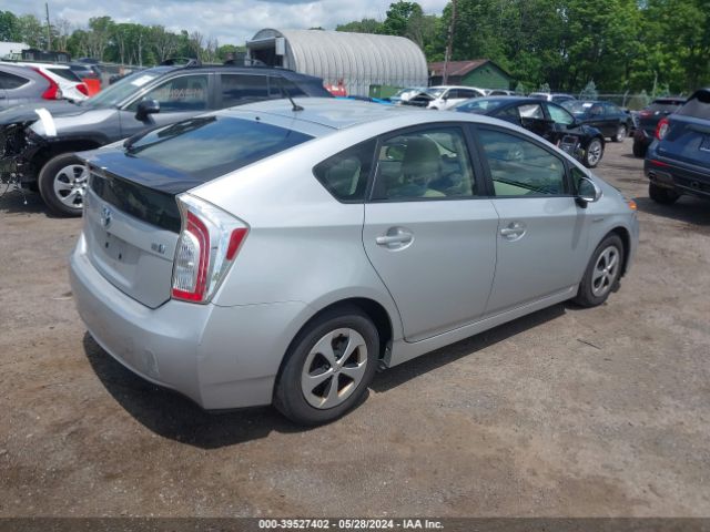 JTDKN3DU2F0406542 Toyota Prius Two