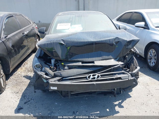Hyundai Elantra Value Edition 2018 5NPD84LF0JH329495 Image 13