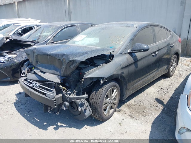 Hyundai Elantra Value Edition 2018 5NPD84LF0JH329495 Image 2