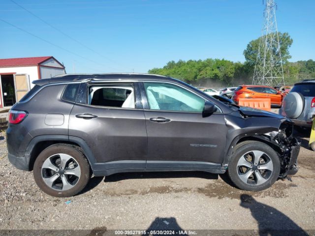 3C4NJCBB5JT125387 Jeep Compass Latitude Fwd