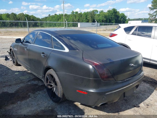 2012 JAGUAR XJ SAJWA2GB5CLV23139 Photo 2