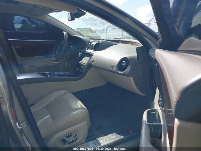2012 JAGUAR XJ SAJWA2GB5CLV23139 Photo 4