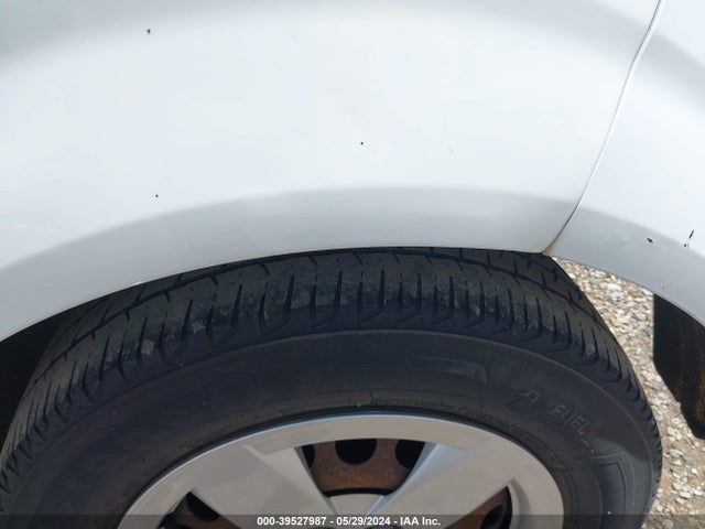 Chevrolet Sonic Ls Auto 2014 1G1JA6SH3E4227585 Image 12