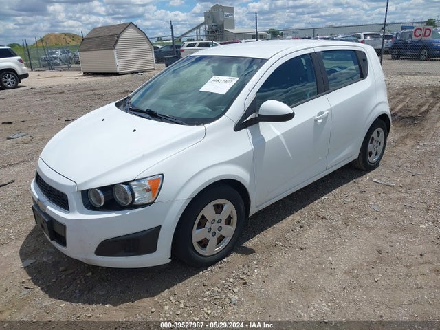 Chevrolet Sonic Ls Auto 2014 1G1JA6SH3E4227585 Image 2