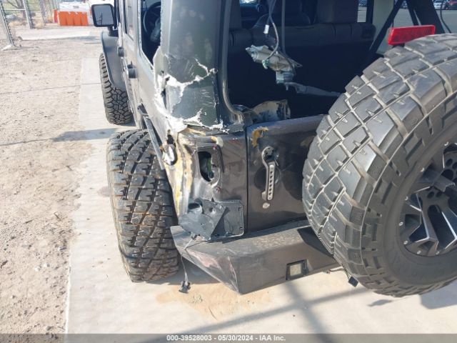 1C4BJWDG7HL516947 Jeep Wrangler Unlimited Sport 4x4
