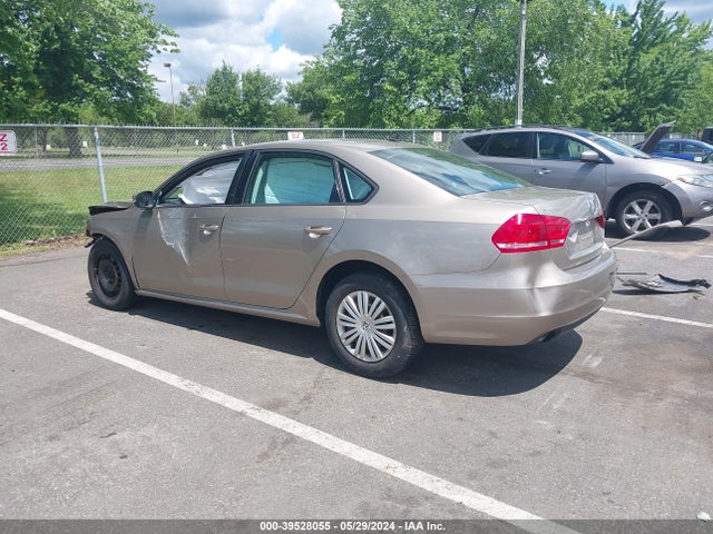 1VWAT7A38FC064689 Volkswagen Passat 1.8t S