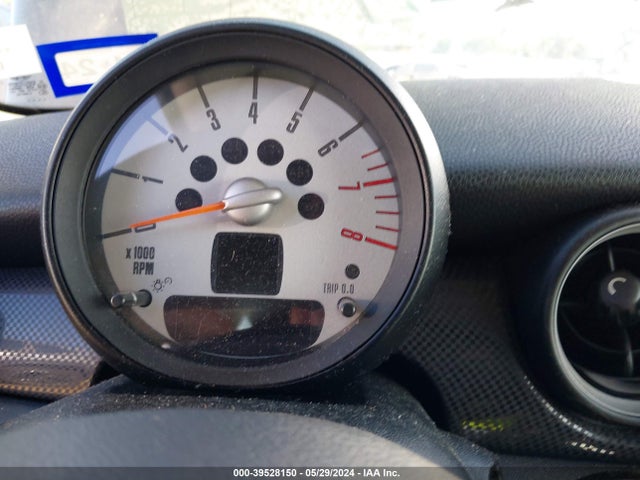 2011 MINI COOPER S CLUBMAN WMWZG3C52BTY31039 Photo 6