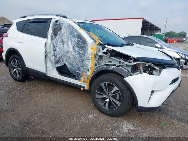 Toyota Rav4 Xle 2018 JTMWFREV7JJ742585 main image