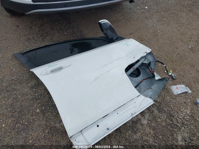 Toyota Rav4 Xle 2018 JTMWFREV7JJ742585 Image 12