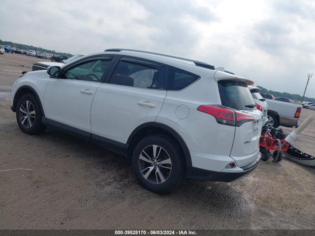 Toyota Rav4 Xle 2018 JTMWFREV7JJ742585 Image 3