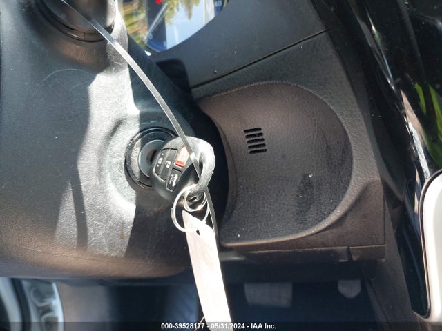 Toyota COROLLA LE 2018 5YFBURHE0JP765394 Image 11