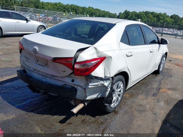 Toyota COROLLA LE 2018 5YFBURHE0JP765394 Image 4