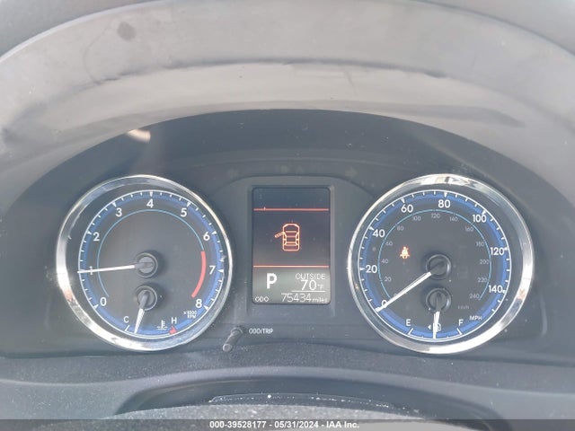 Toyota COROLLA LE 2018 5YFBURHE0JP765394 Image 7