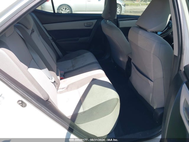 Toyota COROLLA LE 2018 5YFBURHE0JP765394 Image 8