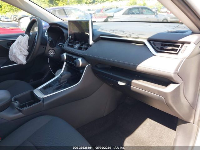 2T3F1RFV9PC372233 Toyota RAV4 LE