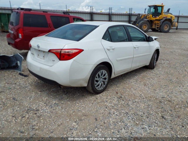 Toyota COROLLA LE 2017 5YFBURHE8HP649676 Image 4