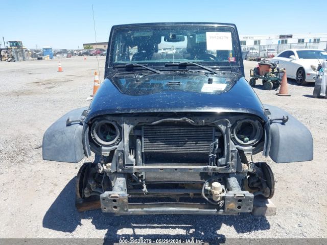 1C4BJWDG7GL335135 Jeep Wrangler Unlimited Sport