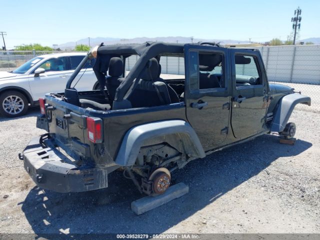 1C4BJWDG7GL335135 Jeep Wrangler Unlimited Sport
