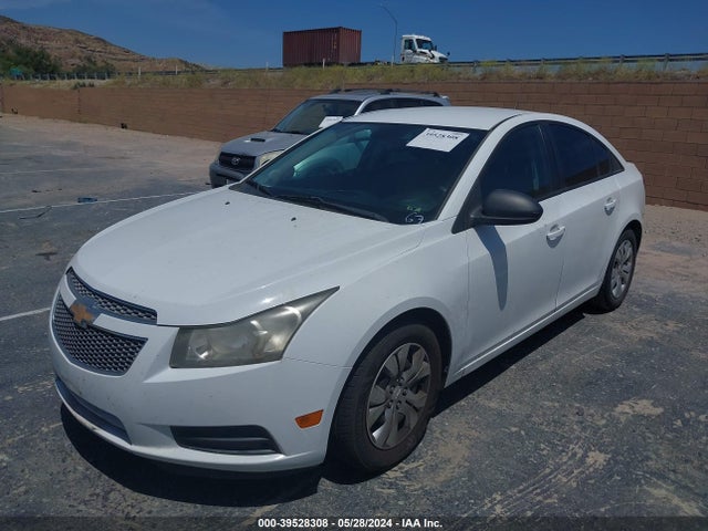Chevrolet Cruze Ls Auto 2014 1G1PA5SH5E7227722 Image 2