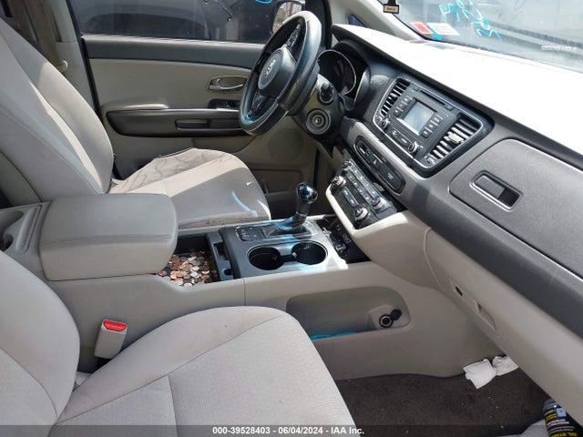 KIA SEDONA LX 2016 KNDMB5C12G6165889 Image 5