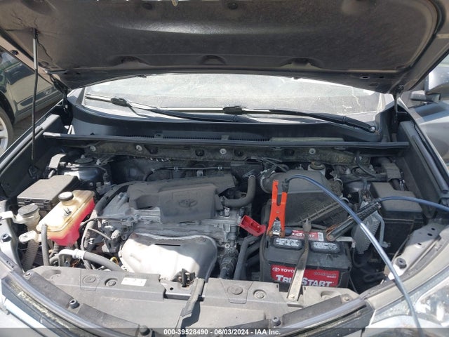 Toyota RAV4 LE 2018 JTMBFREV7JJ250797 Image 10