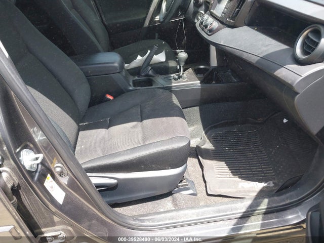 Toyota RAV4 LE 2018 JTMBFREV7JJ250797 Image 5