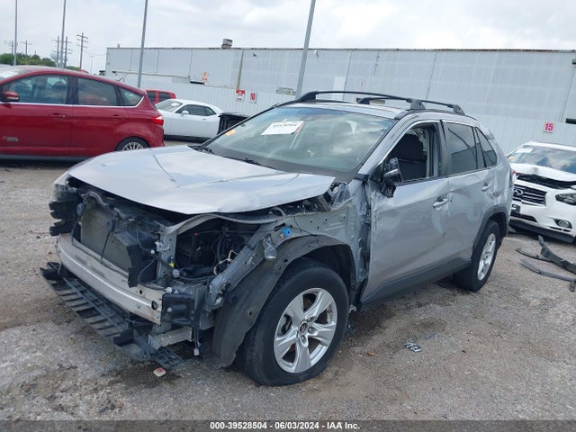 Toyota Rav4 Xle 2019 JTMW1RFV2KD024228 Image 2