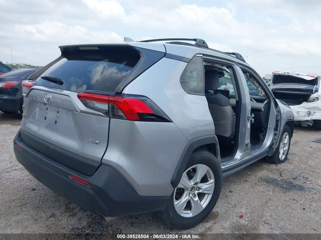 Toyota Rav4 Xle 2019 JTMW1RFV2KD024228 Image 4