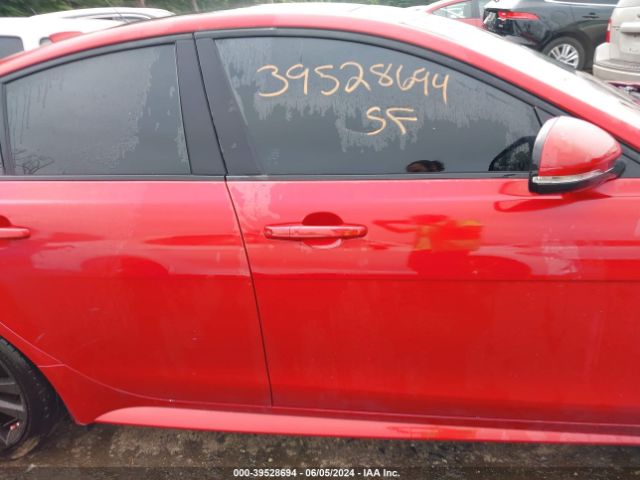 SAJAF4BV9HA960198 Jaguar Xe 35t R-sport