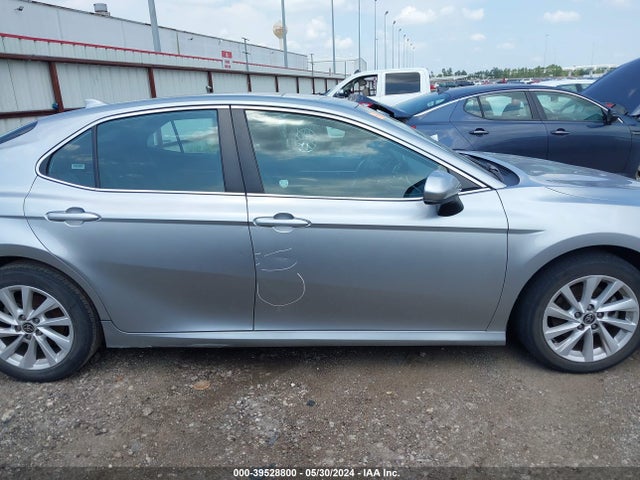 Toyota CAMRY LE 2022 4T1C11AK5NU637252 Image 12
