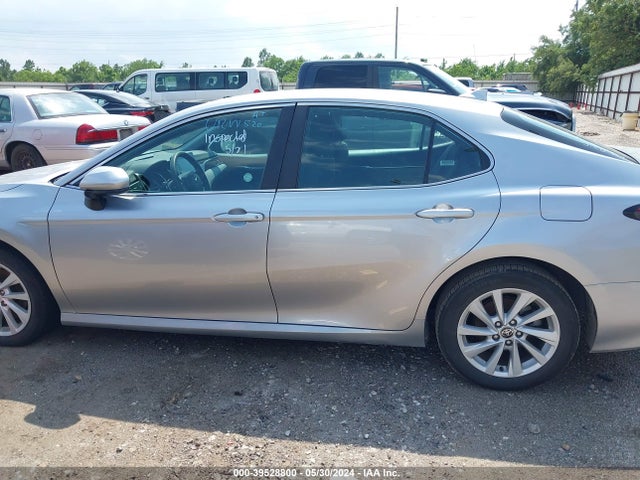 Toyota CAMRY LE 2022 4T1C11AK5NU637252 Image 13