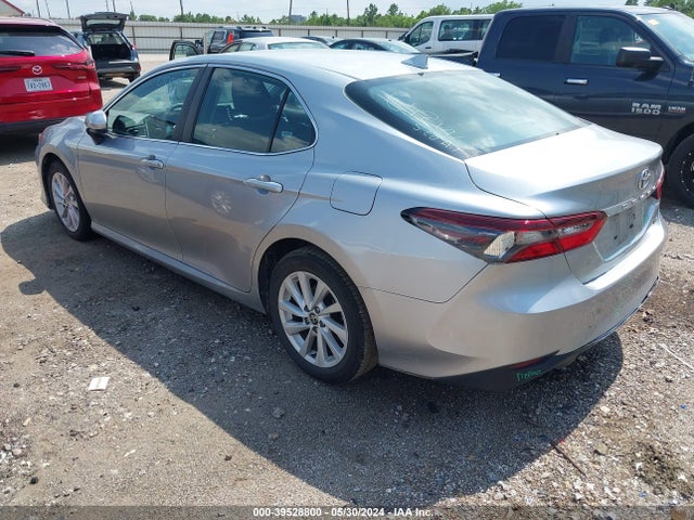 Toyota CAMRY LE 2022 4T1C11AK5NU637252 Image 3
