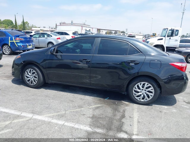 Toyota COROLLA LE 2018 5YFBURHE4JP783039 Image 14