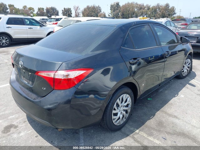 Toyota COROLLA LE 2018 5YFBURHE4JP783039 Image 4