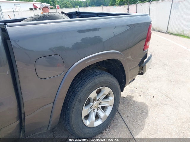1C6SRFJT4KN735670 RAM 1500 Laramie  4x4 5'7 Box