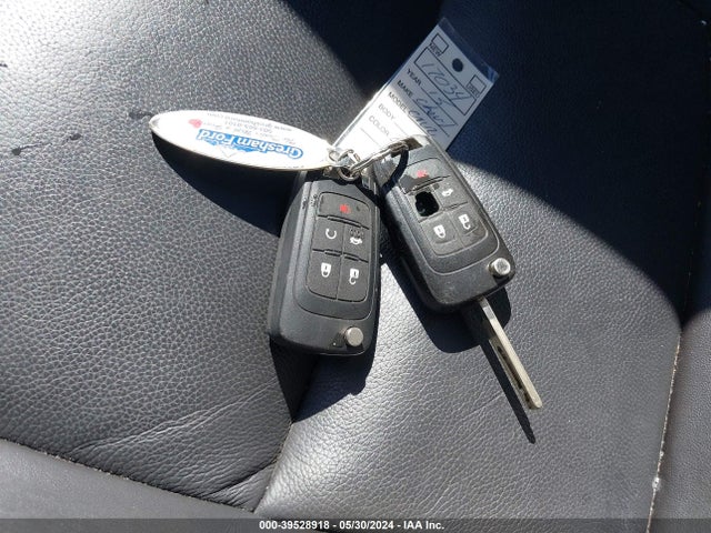 39528918 :رقم المزاد ، 1G1PE5SB3F7167277 vin ، 2015 Chevrolet Cruze 2lt Auto مزاد بيع