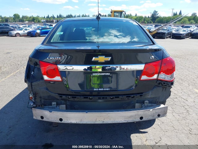 39528918 :رقم المزاد ، 1G1PE5SB3F7167277 vin ، 2015 Chevrolet Cruze 2lt Auto مزاد بيع