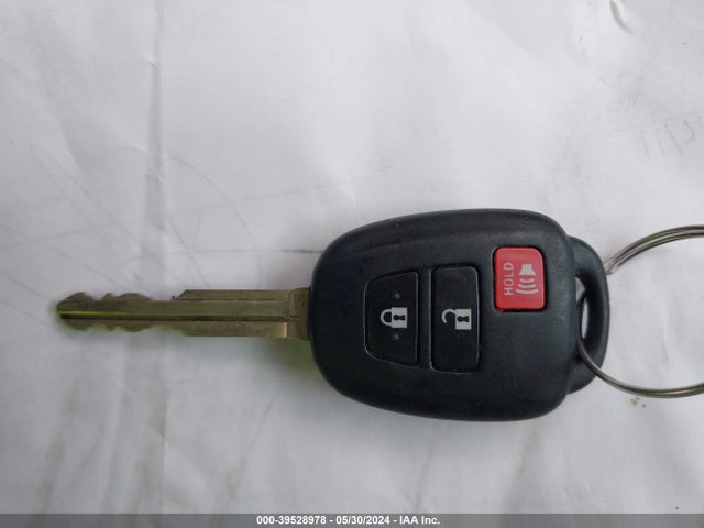 Toyota RAV4 LE 2018 2T3ZFREV3JW514226 Image 11