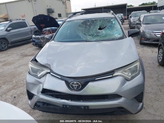 Toyota RAV4 LE 2018 2T3ZFREV3JW514226 Image 12