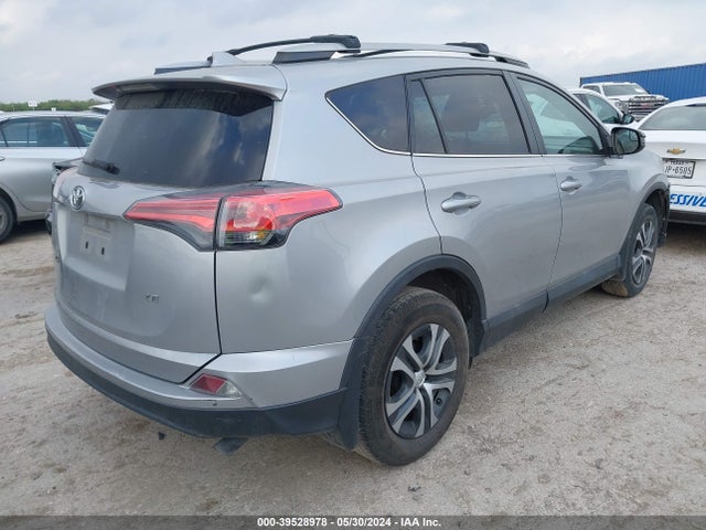 Toyota RAV4 LE 2018 2T3ZFREV3JW514226 Image 4