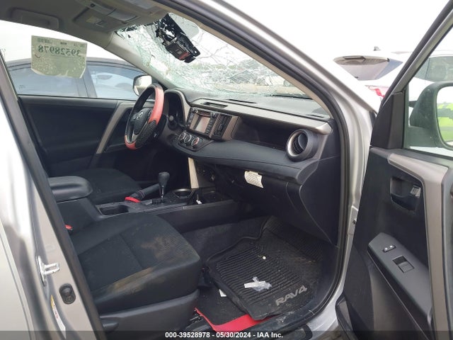 Toyota RAV4 LE 2018 2T3ZFREV3JW514226 Image 5
