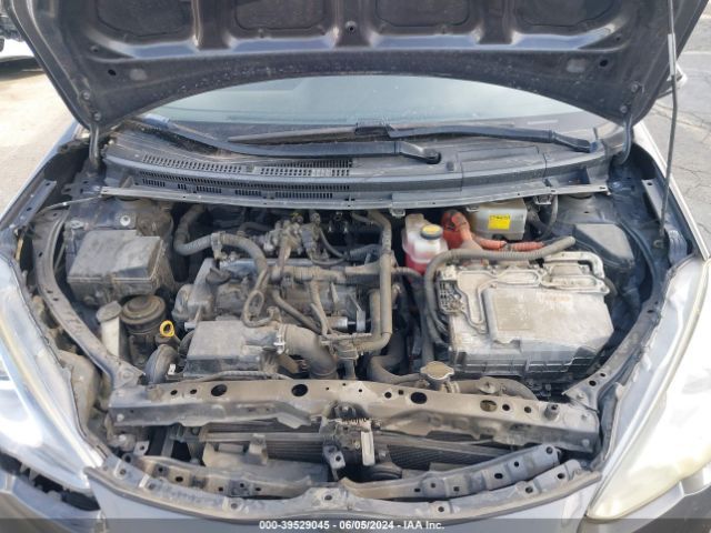 JTDKDTB30F1587373 Toyota Prius C One