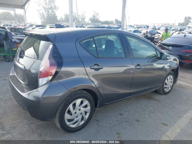 JTDKDTB30F1587373 Toyota Prius C One