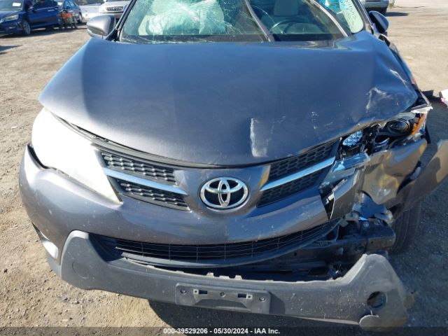 JTMRFREV5FJ031598 Toyota Rav4 Xle