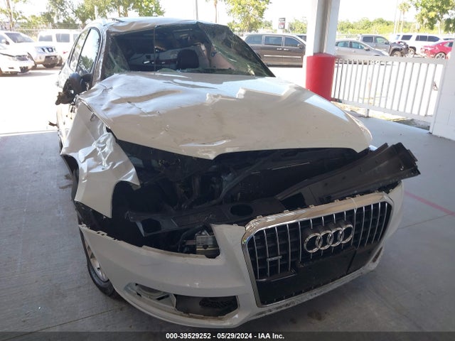 WA1LFAFP9EA016750 Audi Q5 2.0t Premium