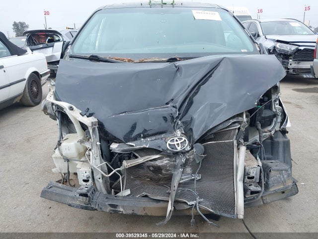 Toyota Sienna Xle 8 Passenger 2015 5TDYK3DC4FS683944 Image 13