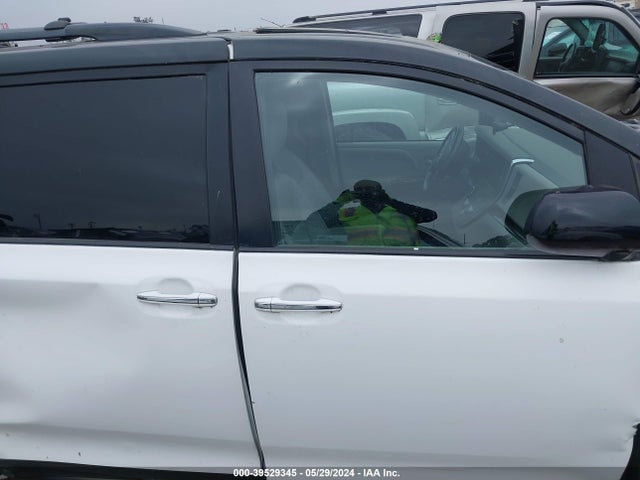 Toyota Sienna Xle 8 Passenger 2015 5TDYK3DC4FS683944 Image 14