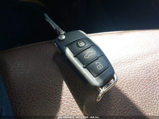 WA1ECCFS4JR029869 Audi Q3 2.0t Premium
